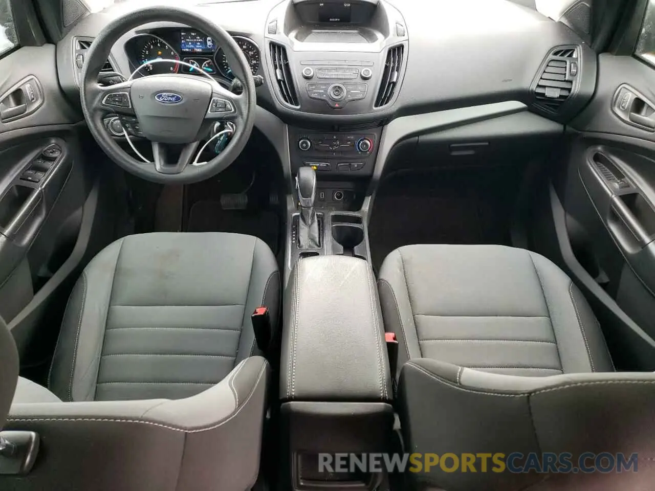 8 fotografías del automóvil dañado 1FMCU0F76KUB99181 FORD ESCAPE 2019
