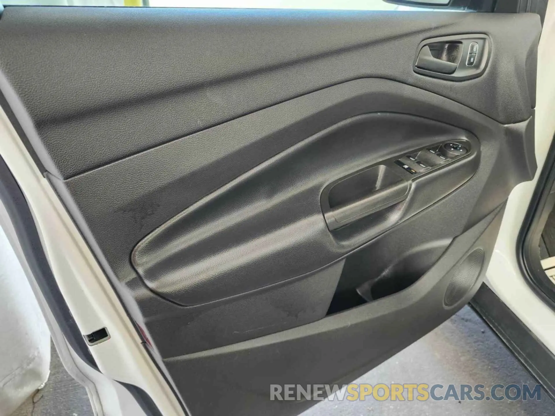 1 fotografías del automóvil dañado 1FMCU0F76KUC33507 FORD ESCAPE 2019