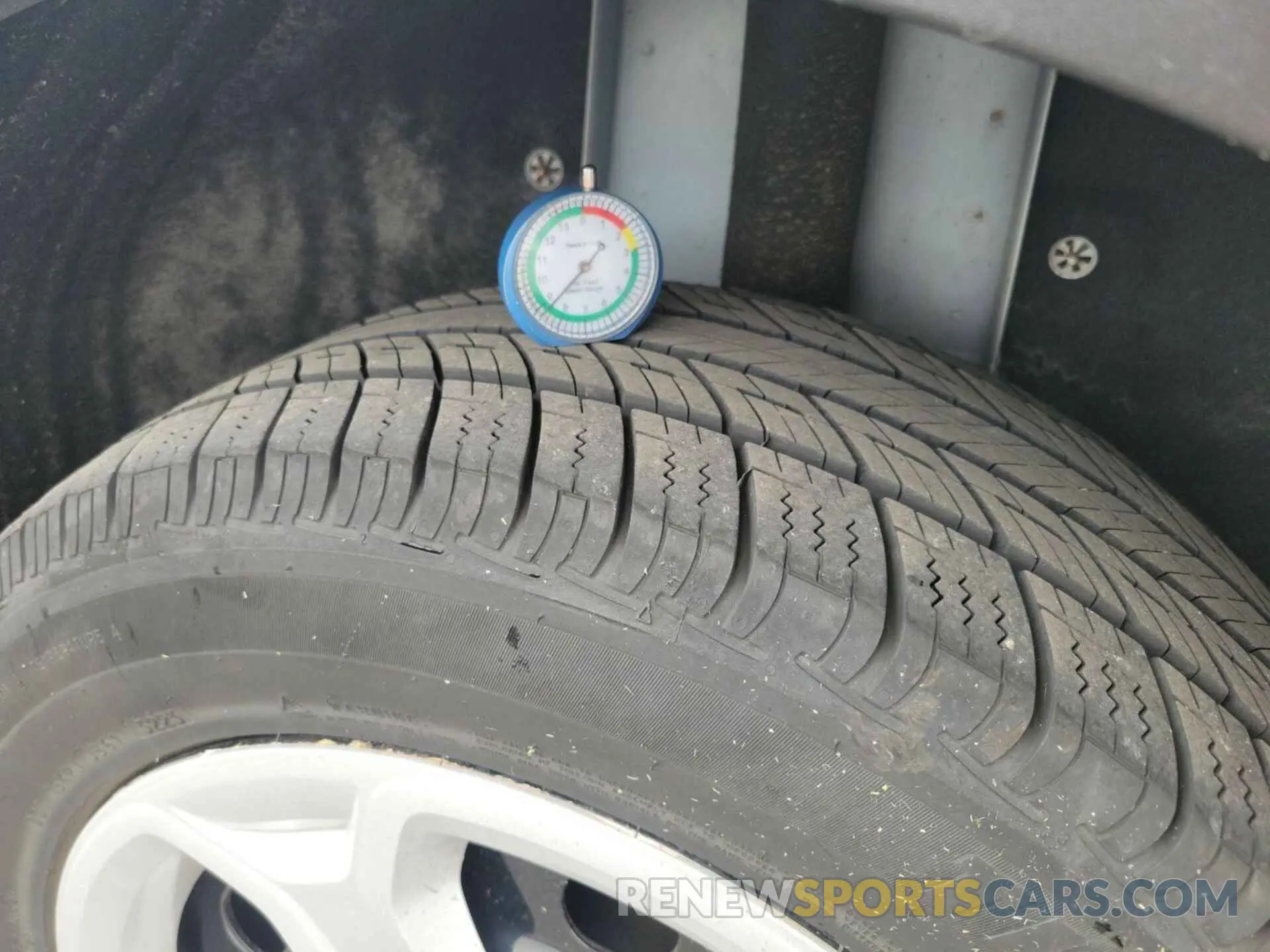 13 fotografías del automóvil dañado 1FMCU0F76KUC33507 FORD ESCAPE 2019