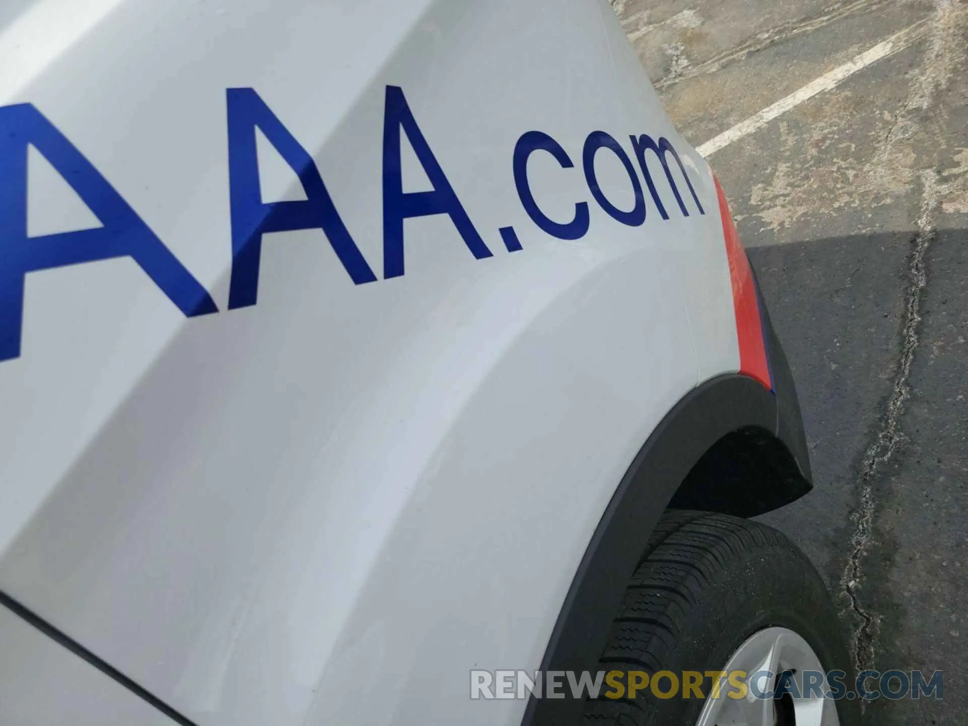 3 fotografías del automóvil dañado 1FMCU0F76KUC33507 FORD ESCAPE 2019