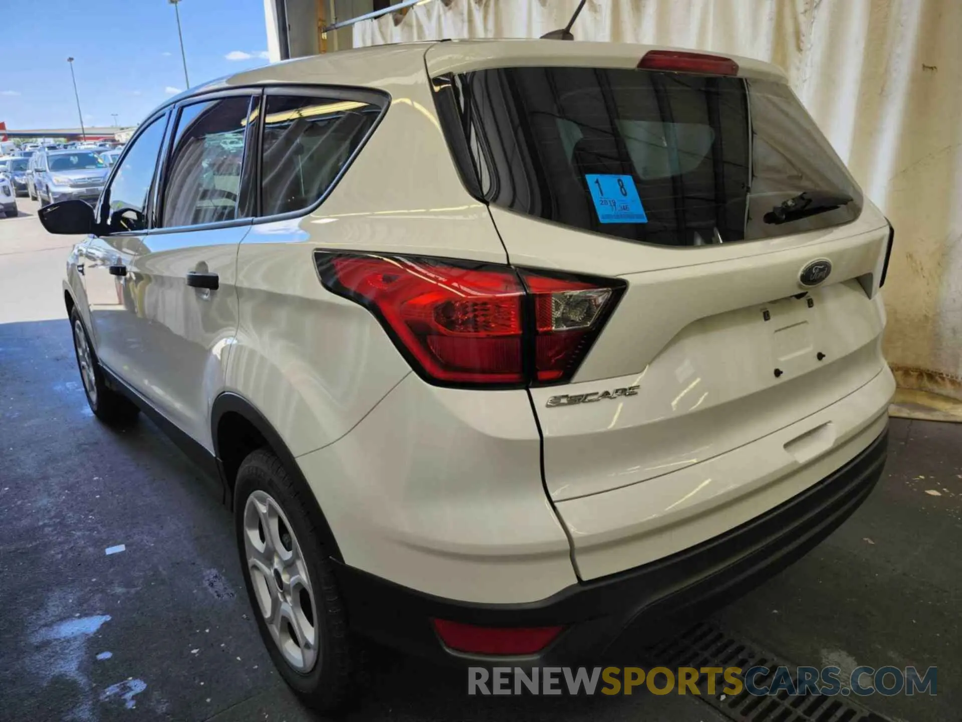 4 fotografías del automóvil dañado 1FMCU0F76KUC33507 FORD ESCAPE 2019