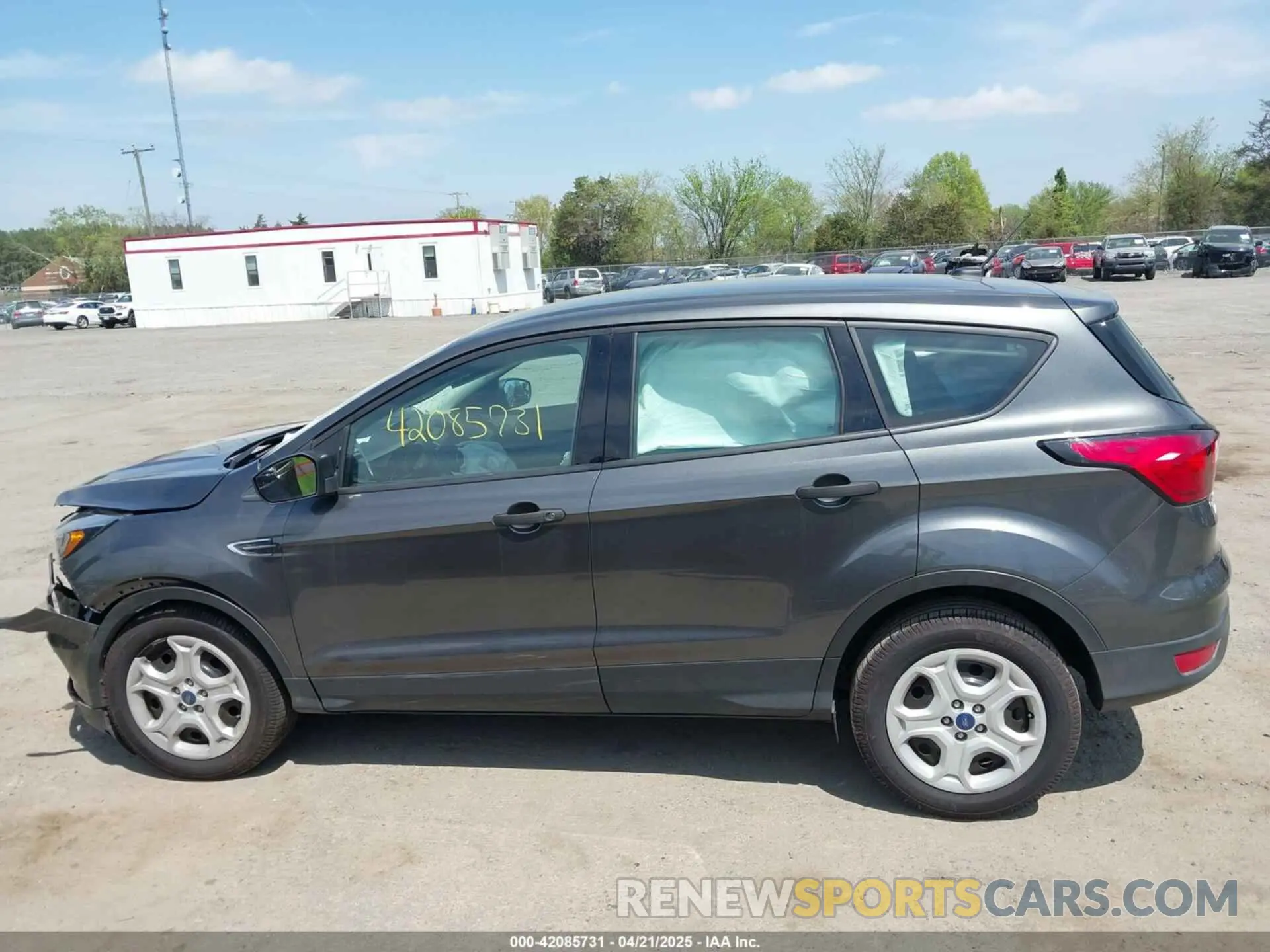 14 fotografías del automóvil dañado 1FMCU0F77KUA68227 FORD ESCAPE 2019