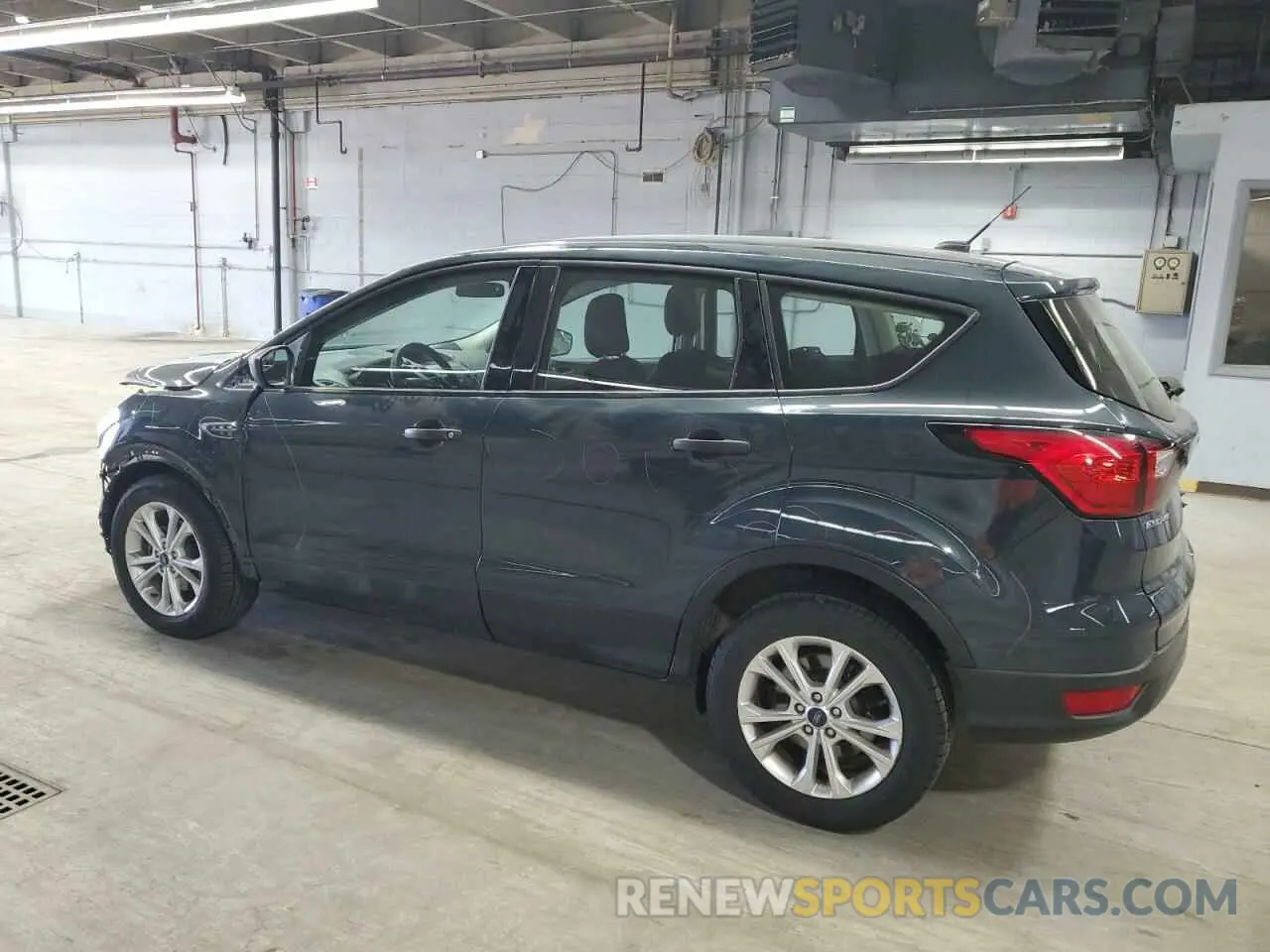 2 fotografías del automóvil dañado 1FMCU0F77KUB45355 FORD ESCAPE 2019