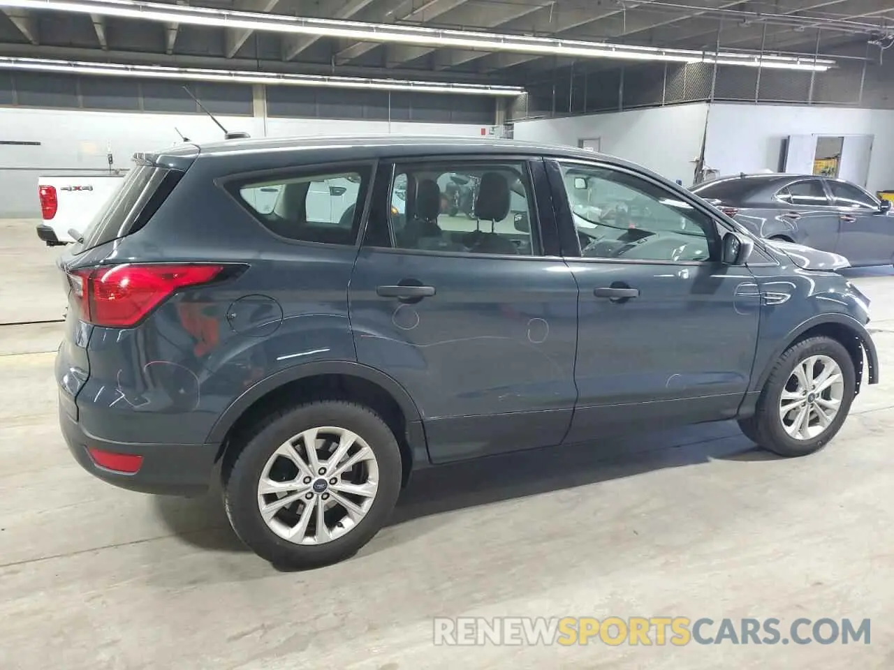 3 fotografías del automóvil dañado 1FMCU0F77KUB45355 FORD ESCAPE 2019
