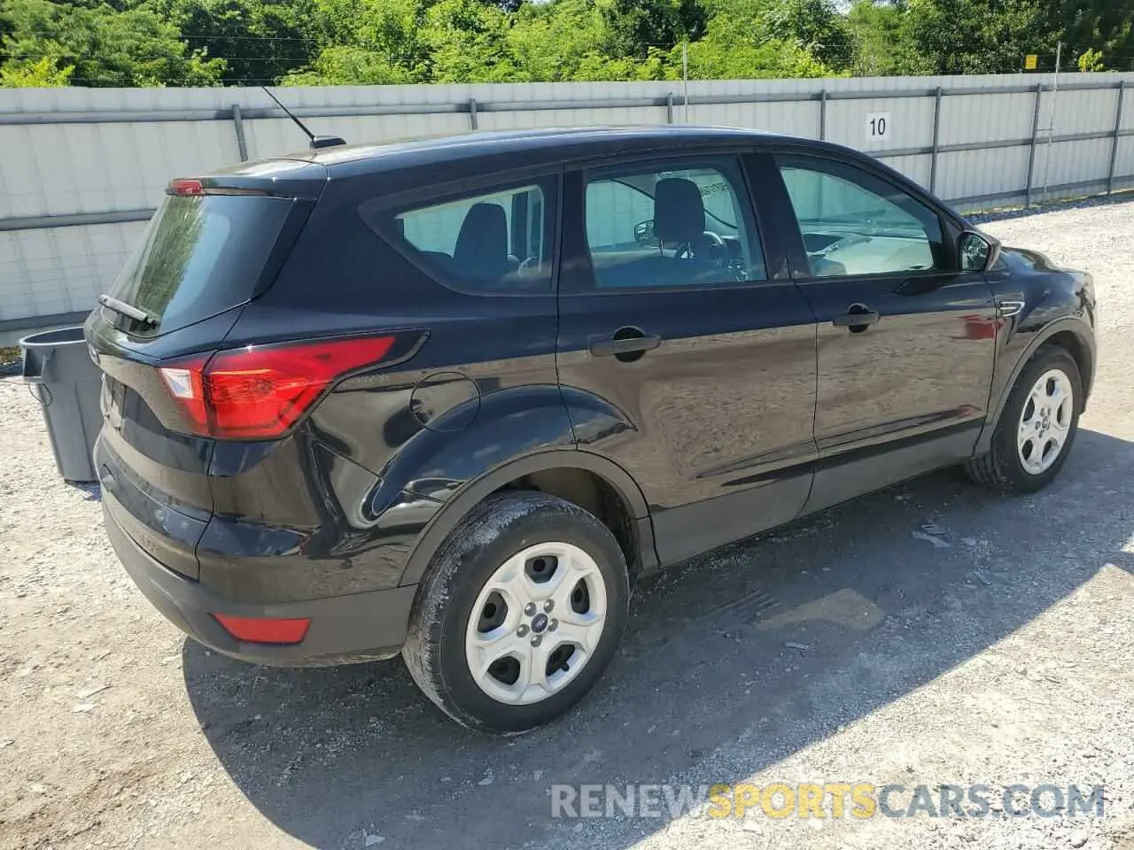 3 fotografías del automóvil dañado 1FMCU0F77KUC45813 FORD ESCAPE 2019