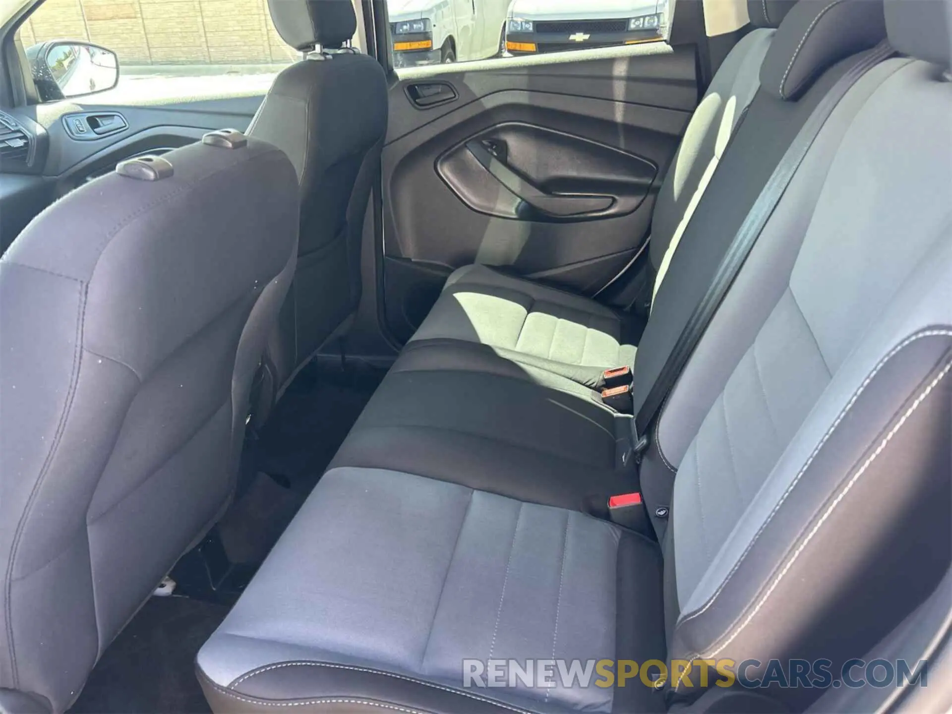 8 fotografías del automóvil dañado 1FMCU0F78KUA99745 FORD ESCAPE 2019