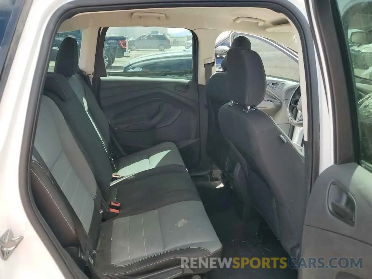 10 fotografías del automóvil dañado 1FMCU0F78KUB04667 FORD ESCAPE 2019