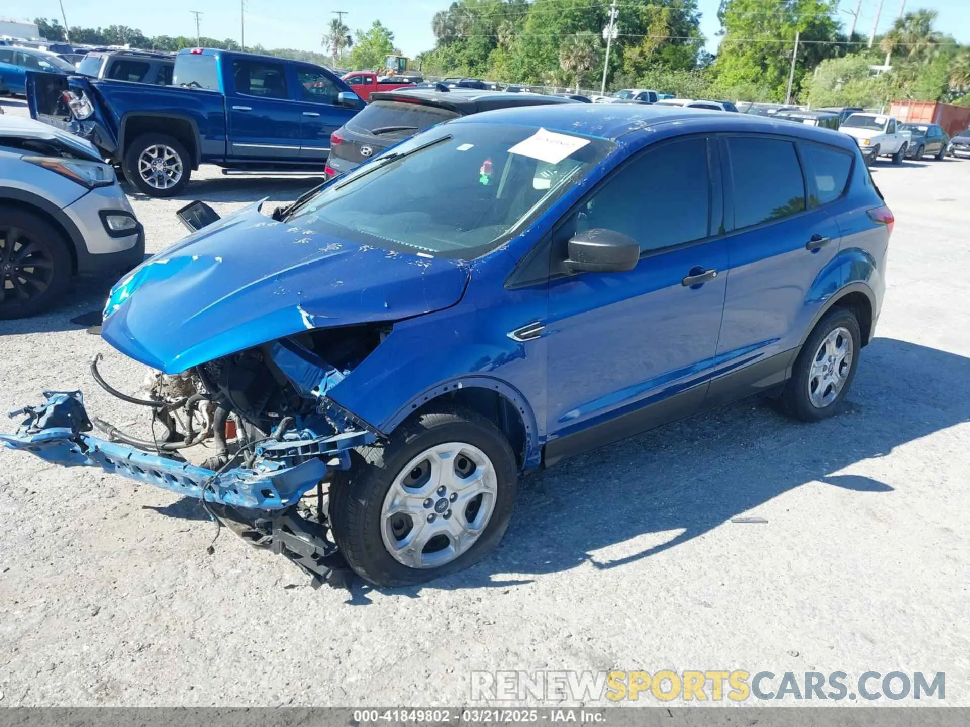 2 fotografías del automóvil dañado 1FMCU0F79KUA38758 FORD ESCAPE 2019