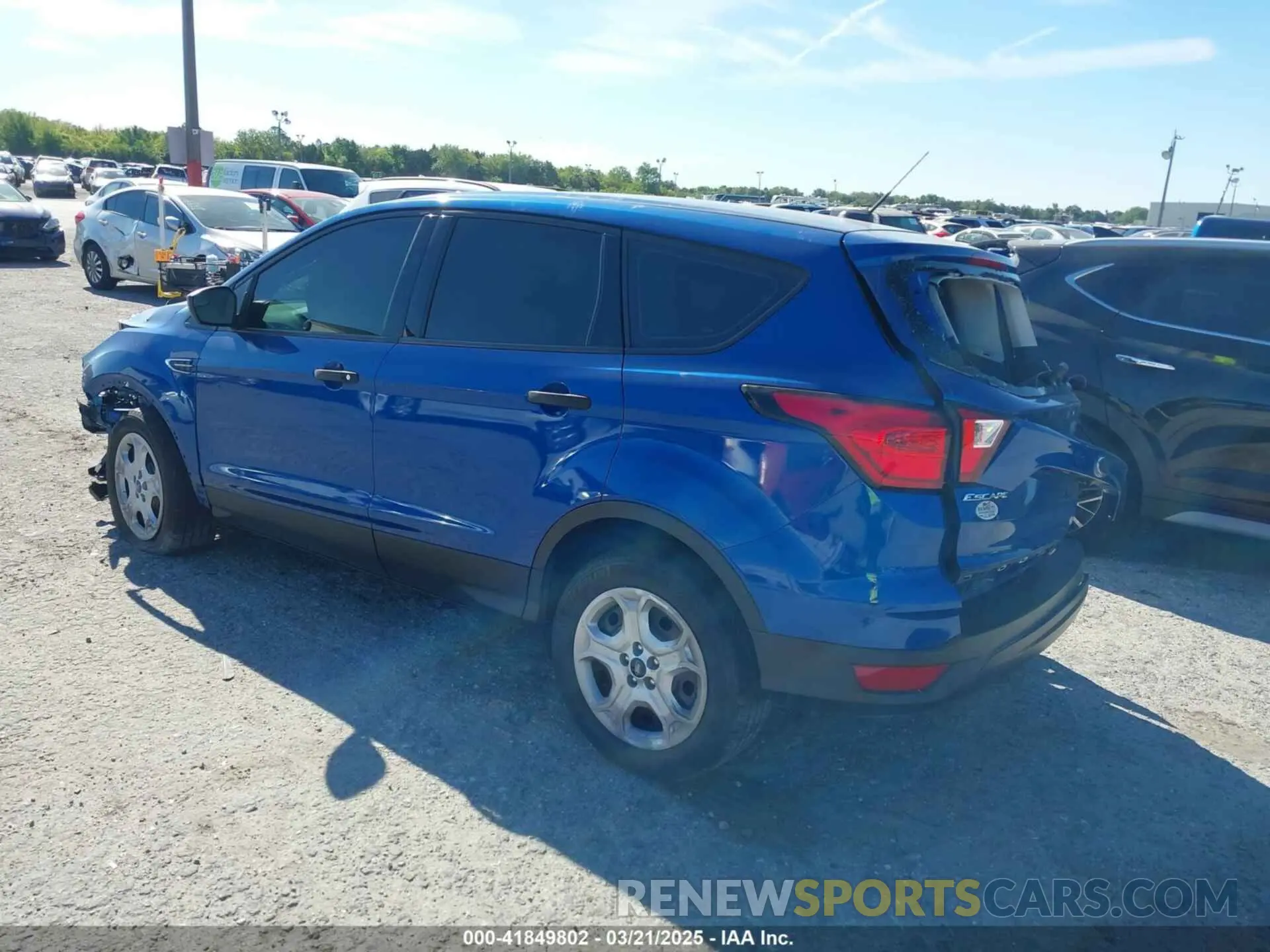 3 fotografías del automóvil dañado 1FMCU0F79KUA38758 FORD ESCAPE 2019