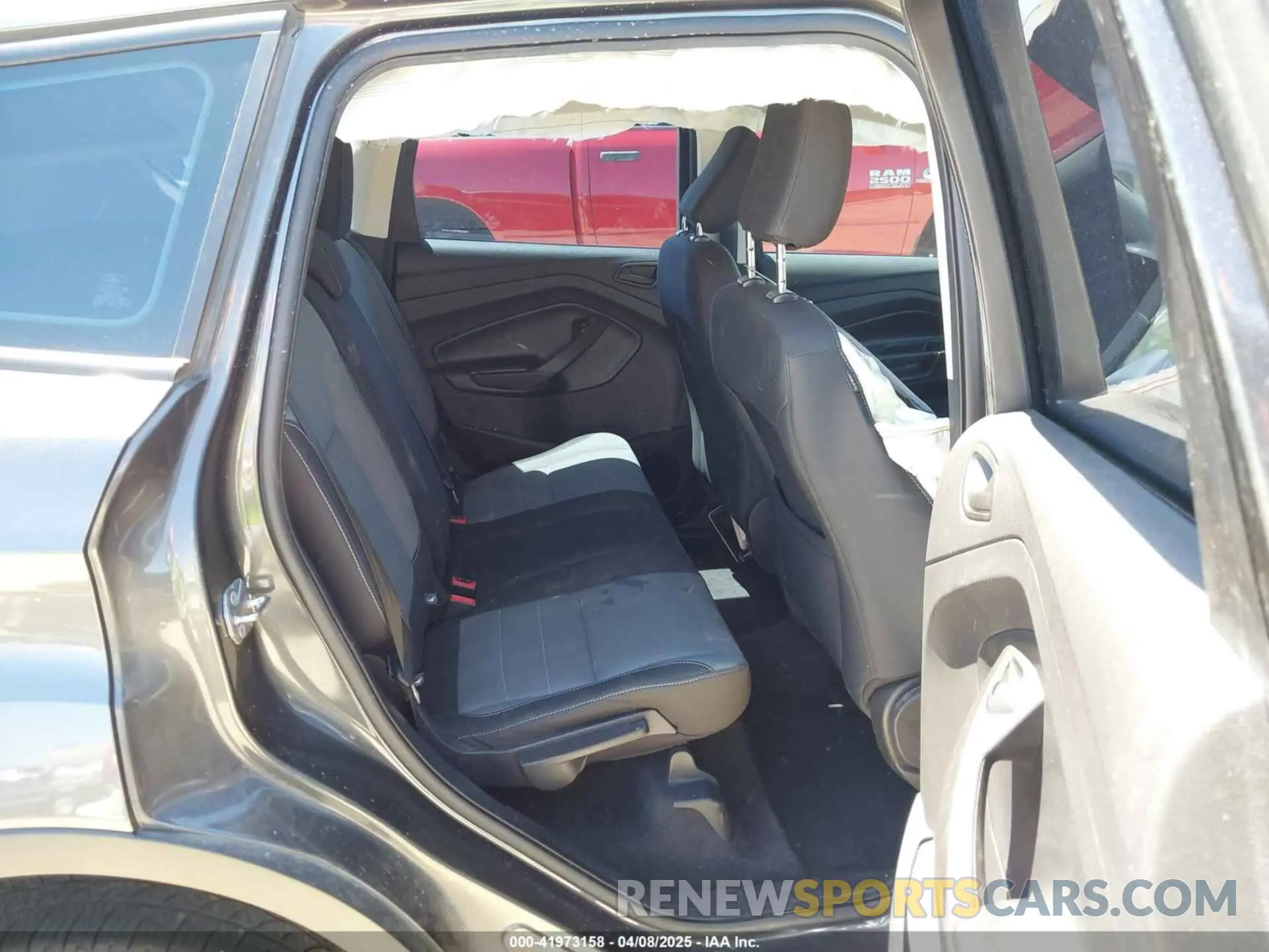 8 fotografías del automóvil dañado 1FMCU0F79KUC25482 FORD ESCAPE 2019