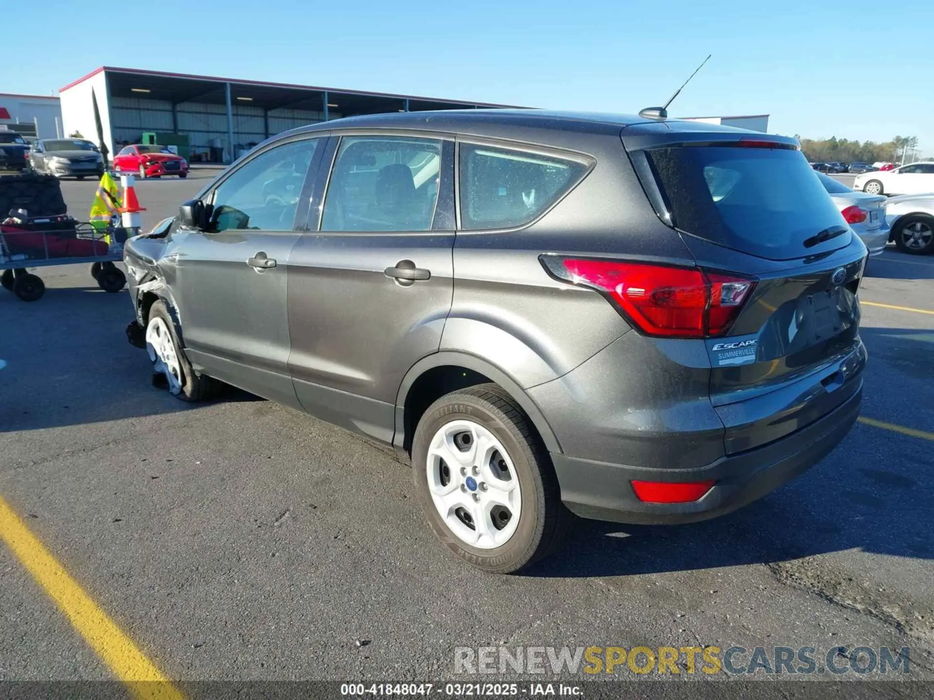 3 fotografías del automóvil dañado 1FMCU0F7XKUB93769 FORD ESCAPE 2019