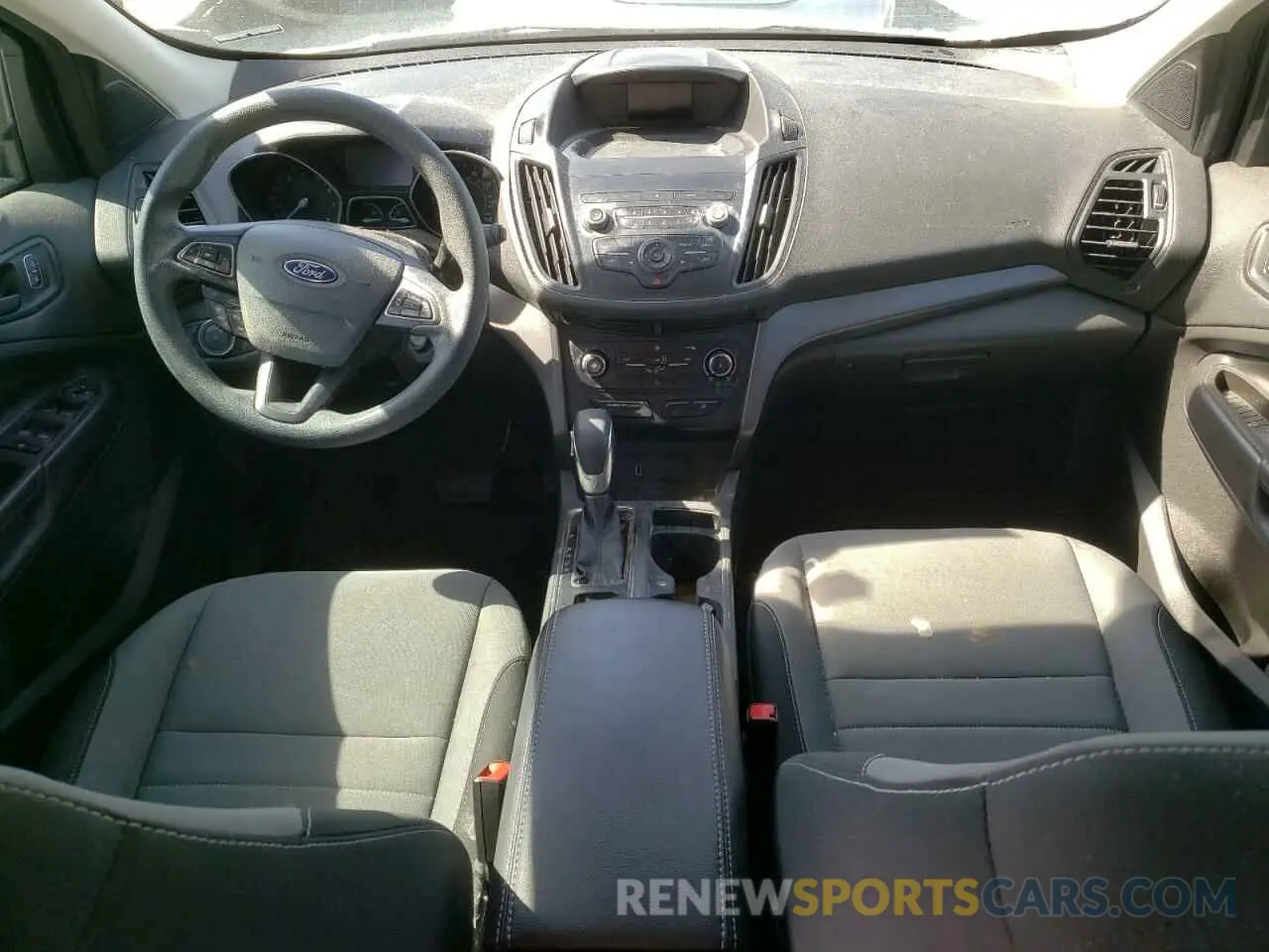 8 fotografías del automóvil dañado 1FMCU0F7XKUB94243 FORD ESCAPE 2019