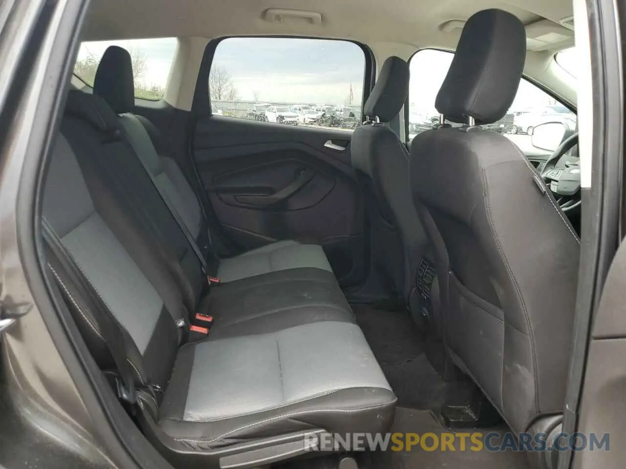 11 fotografías del automóvil dañado 1FMCU0GD0KUA15969 FORD ESCAPE 2019