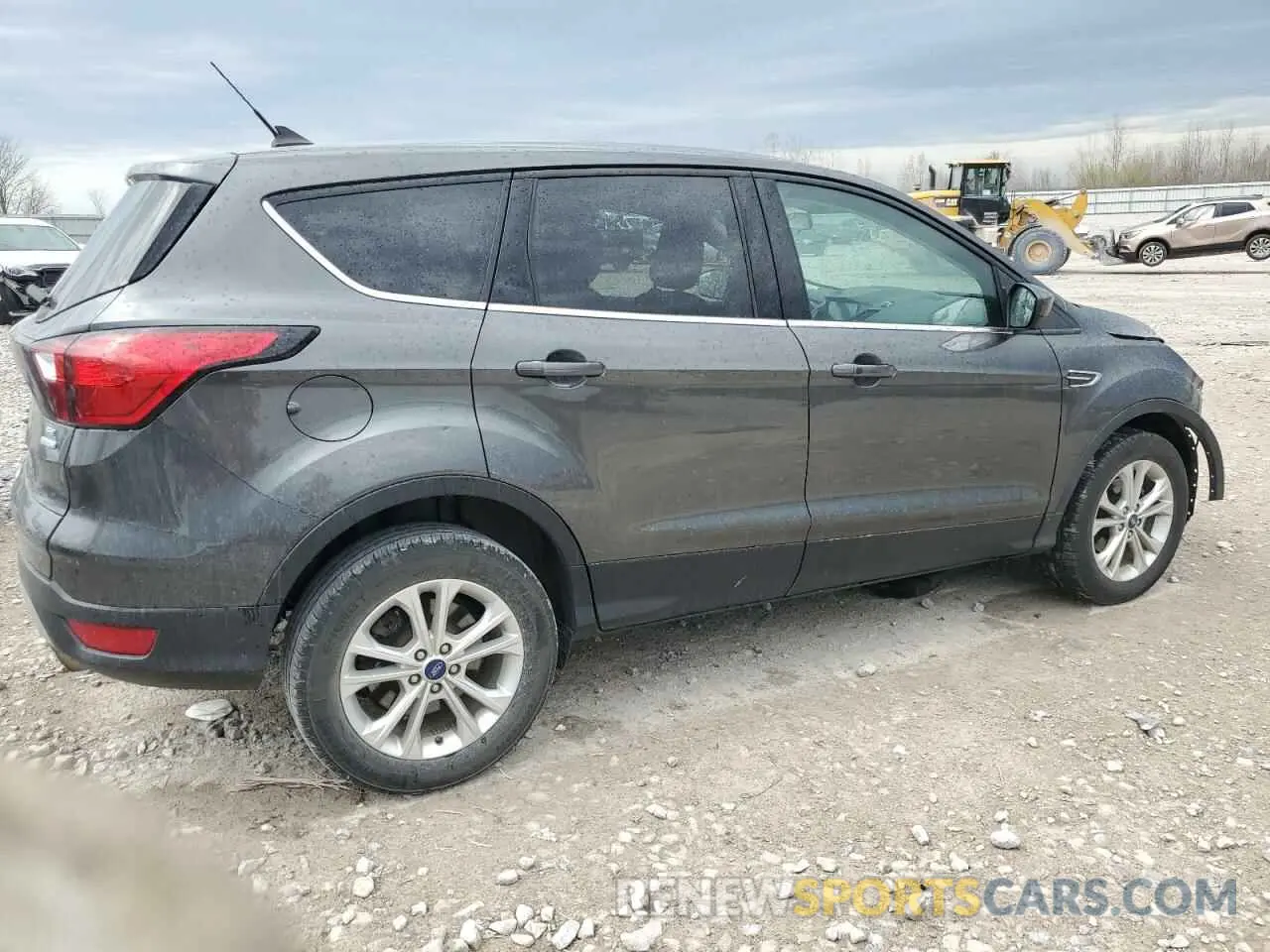 3 fotografías del automóvil dañado 1FMCU0GD0KUA15969 FORD ESCAPE 2019