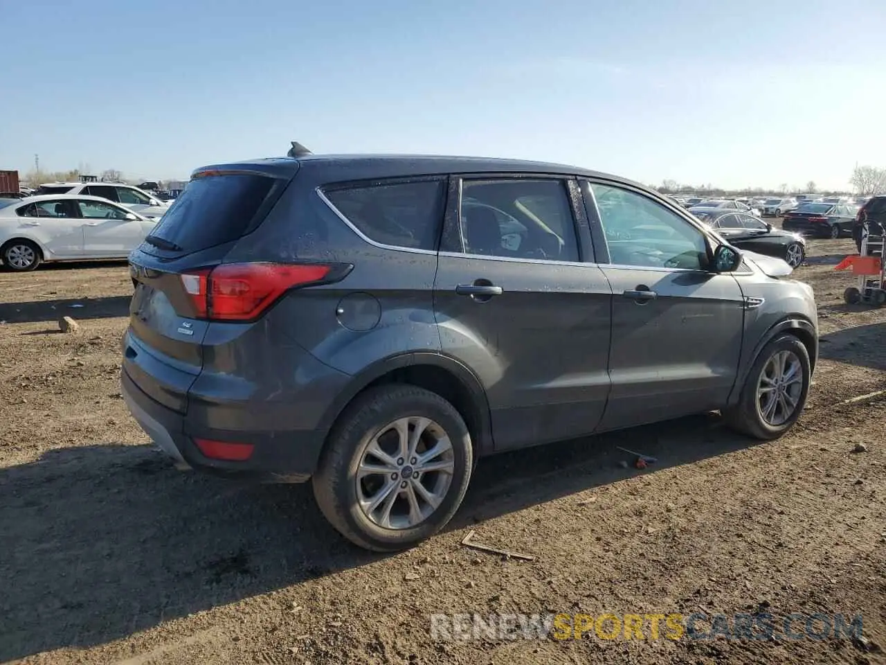 3 fotografías del automóvil dañado 1FMCU0GD0KUA30813 FORD ESCAPE 2019
