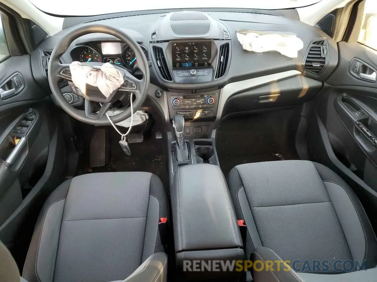 8 fotografías del automóvil dañado 1FMCU0GD0KUA30813 FORD ESCAPE 2019