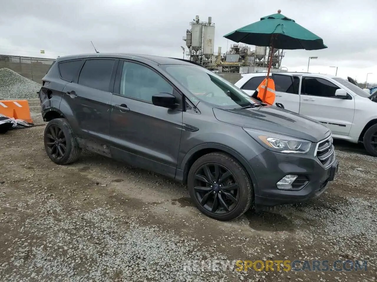 4 fotografías del automóvil dañado 1FMCU0GD0KUA80546 FORD ESCAPE 2019