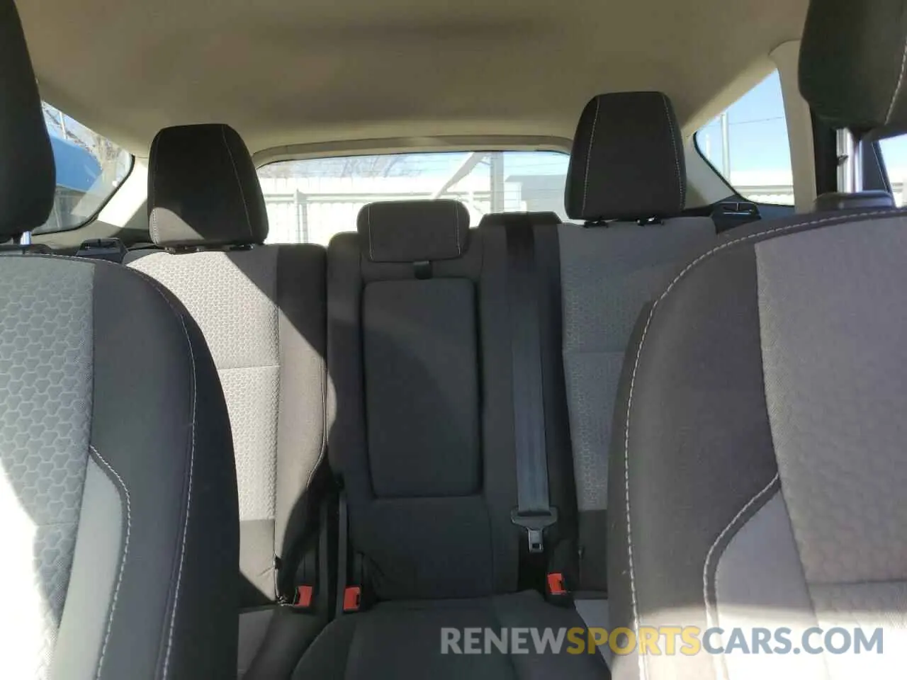 10 fotografías del automóvil dañado 1FMCU0GD0KUB14291 FORD ESCAPE 2019