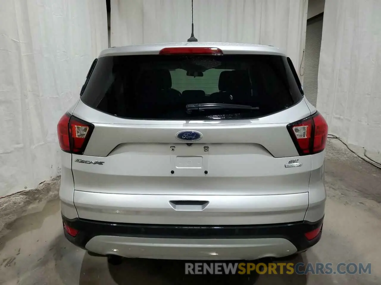 6 fotografías del automóvil dañado 1FMCU0GD0KUB31057 FORD ESCAPE 2019