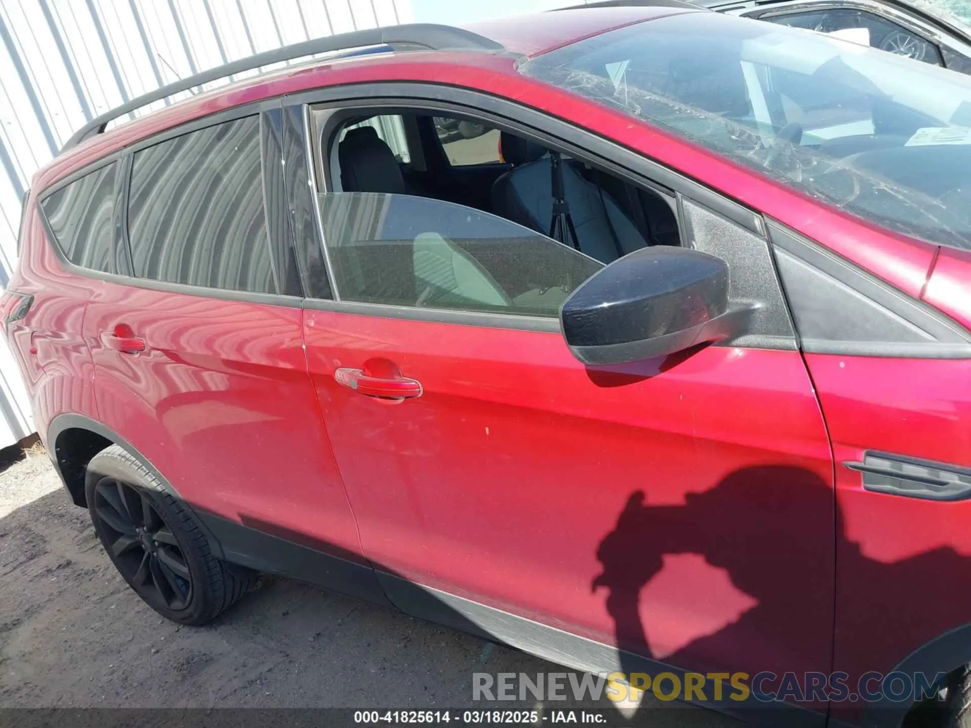13 fotografías del automóvil dañado 1FMCU0GD1KUA17486 FORD ESCAPE 2019