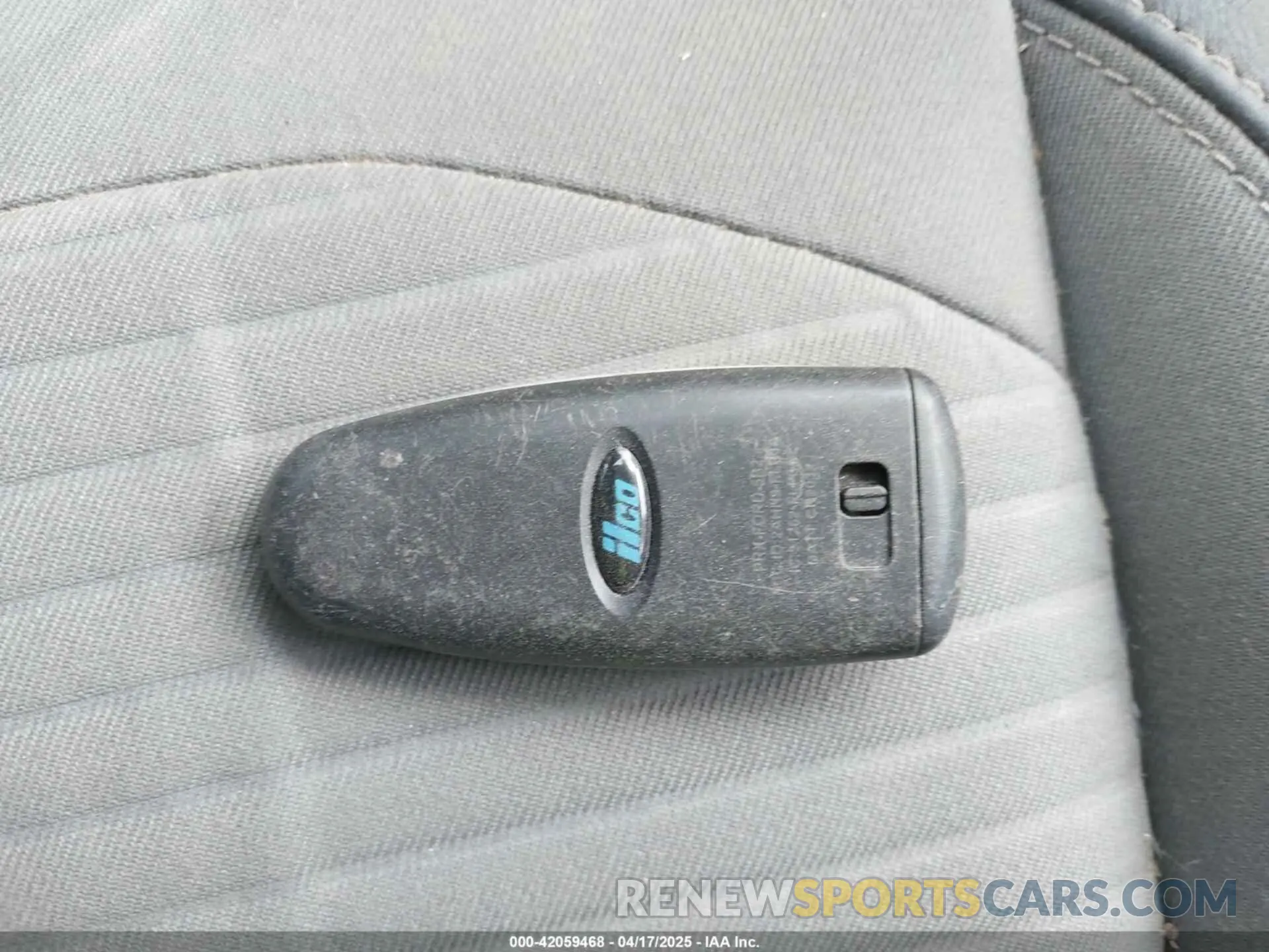 11 fotografías del automóvil dañado 1FMCU0GD1KUB00318 FORD ESCAPE 2019