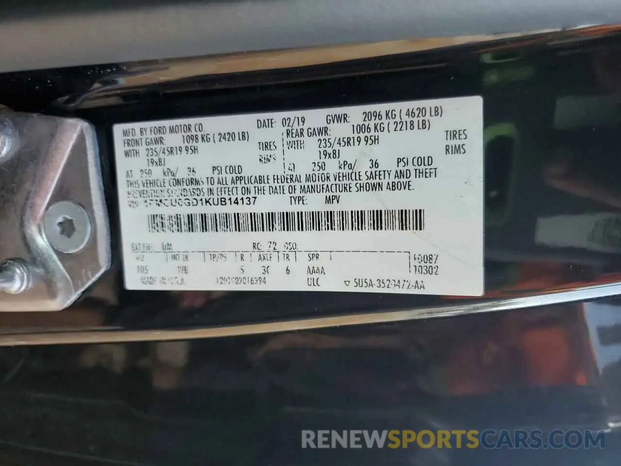 13 fotografías del automóvil dañado 1FMCU0GD1KUB14137 FORD ESCAPE 2019