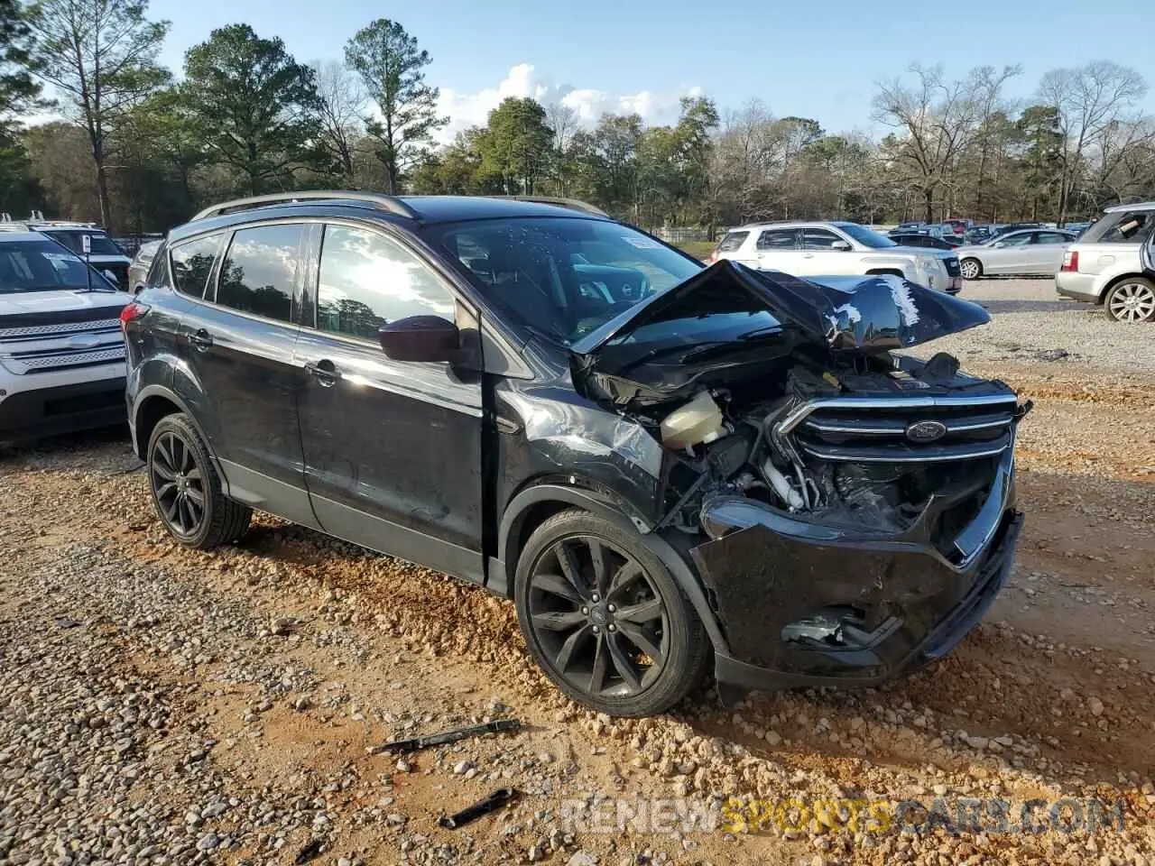 4 fotografías del automóvil dañado 1FMCU0GD1KUB14137 FORD ESCAPE 2019