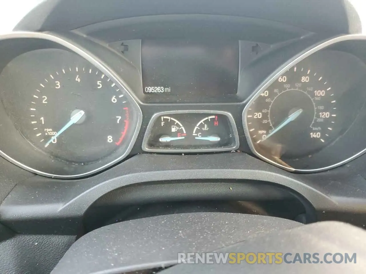 9 fotografías del automóvil dañado 1FMCU0GD1KUB14137 FORD ESCAPE 2019