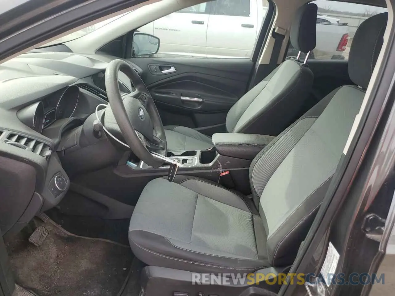 7 fotografías del automóvil dañado 1FMCU0GD2KUA10000 FORD ESCAPE 2019