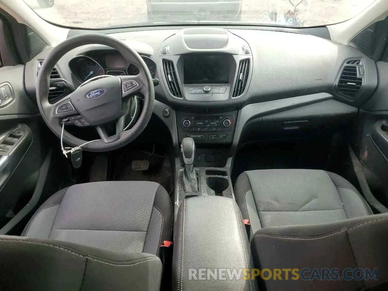 8 fotografías del automóvil dañado 1FMCU0GD2KUA10000 FORD ESCAPE 2019
