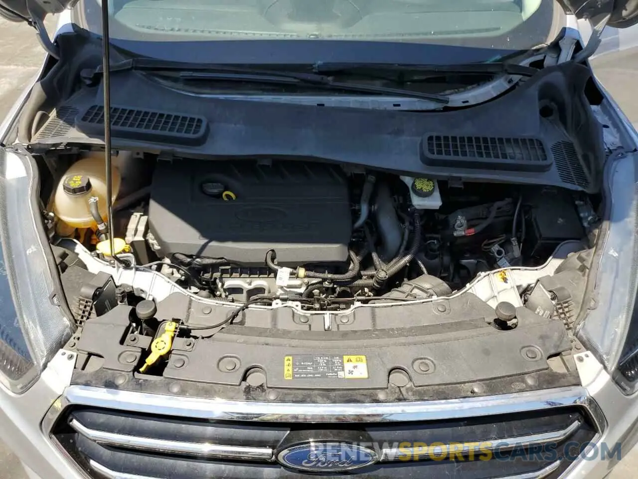 11 fotografías del automóvil dañado 1FMCU0GD2KUA20414 FORD ESCAPE 2019