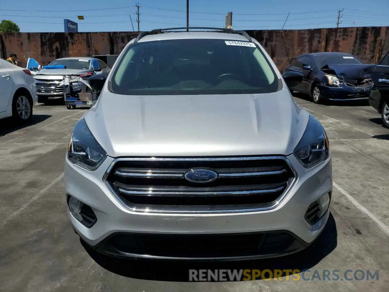 5 fotografías del automóvil dañado 1FMCU0GD2KUA20414 FORD ESCAPE 2019