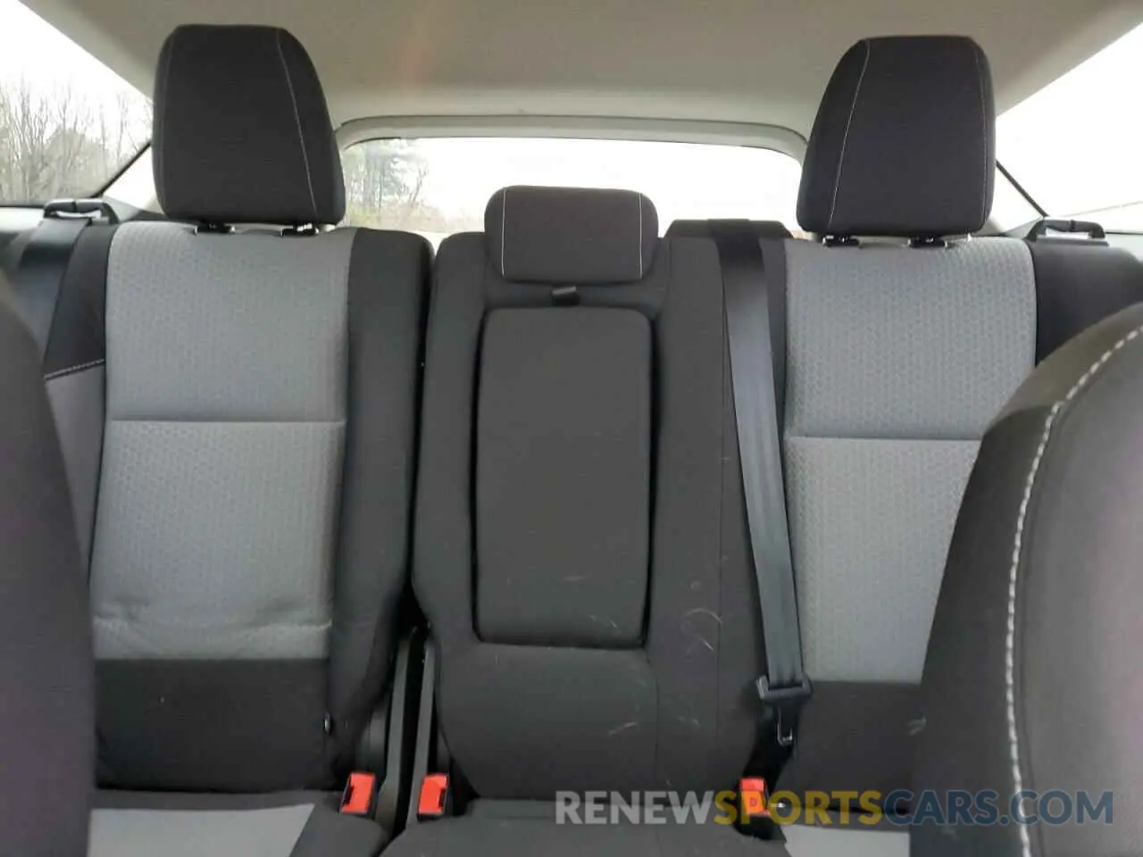 10 fotografías del automóvil dañado 1FMCU0GD2KUA67216 FORD ESCAPE 2019