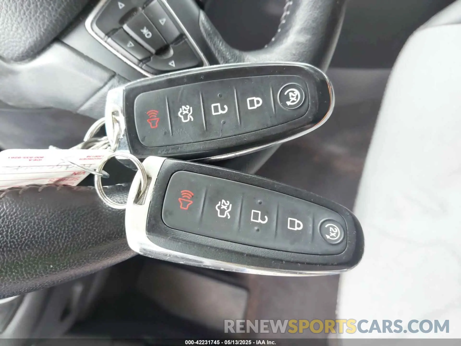 11 fotografías del automóvil dañado 1FMCU0GD2KUB45025 FORD ESCAPE 2019