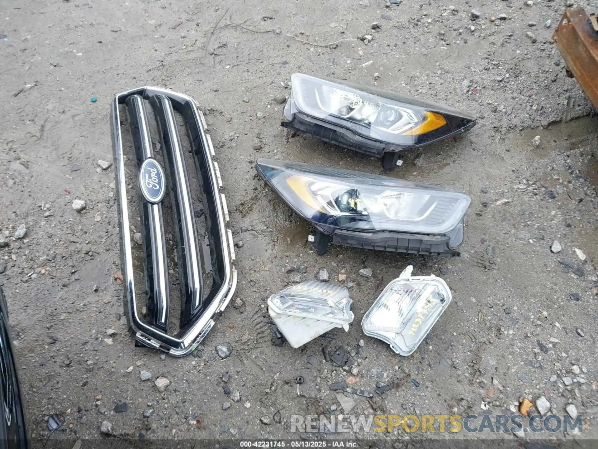 12 fotografías del automóvil dañado 1FMCU0GD2KUB45025 FORD ESCAPE 2019