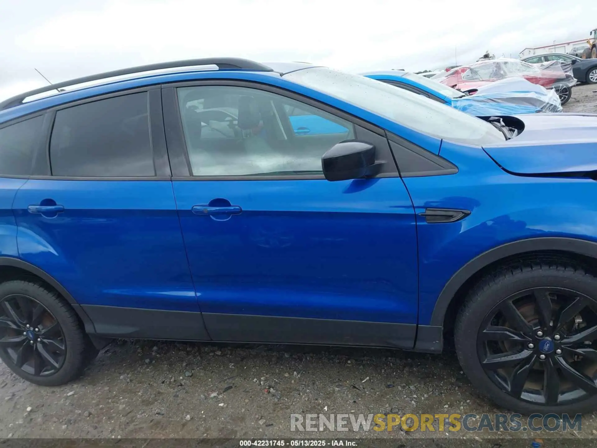 14 fotografías del automóvil dañado 1FMCU0GD2KUB45025 FORD ESCAPE 2019
