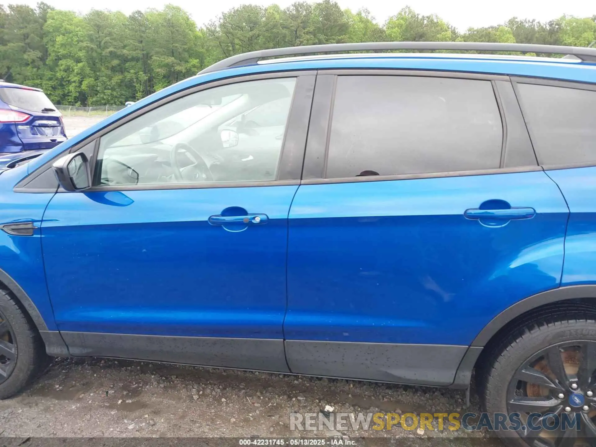 15 fotografías del automóvil dañado 1FMCU0GD2KUB45025 FORD ESCAPE 2019