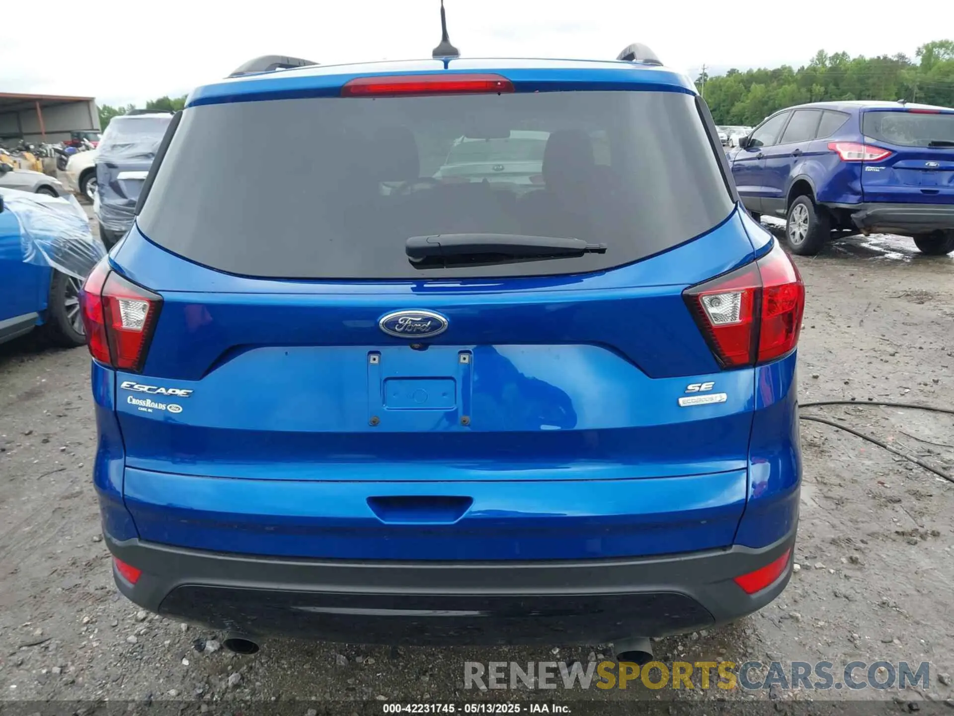 17 fotografías del automóvil dañado 1FMCU0GD2KUB45025 FORD ESCAPE 2019