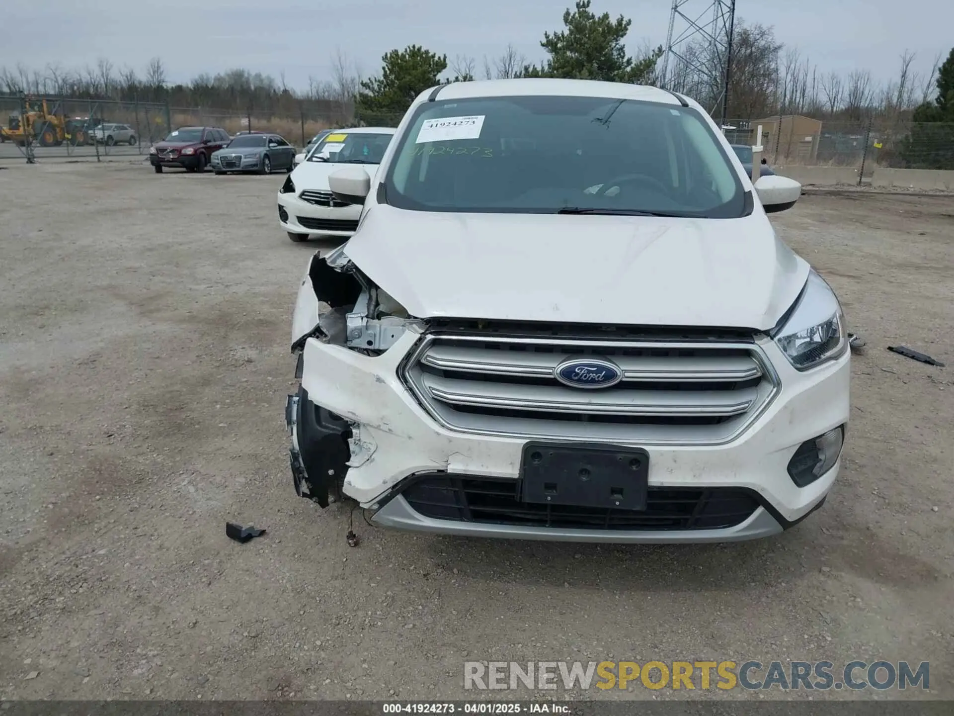 12 fotografías del automóvil dañado 1FMCU0GD2KUB50208 FORD ESCAPE 2019