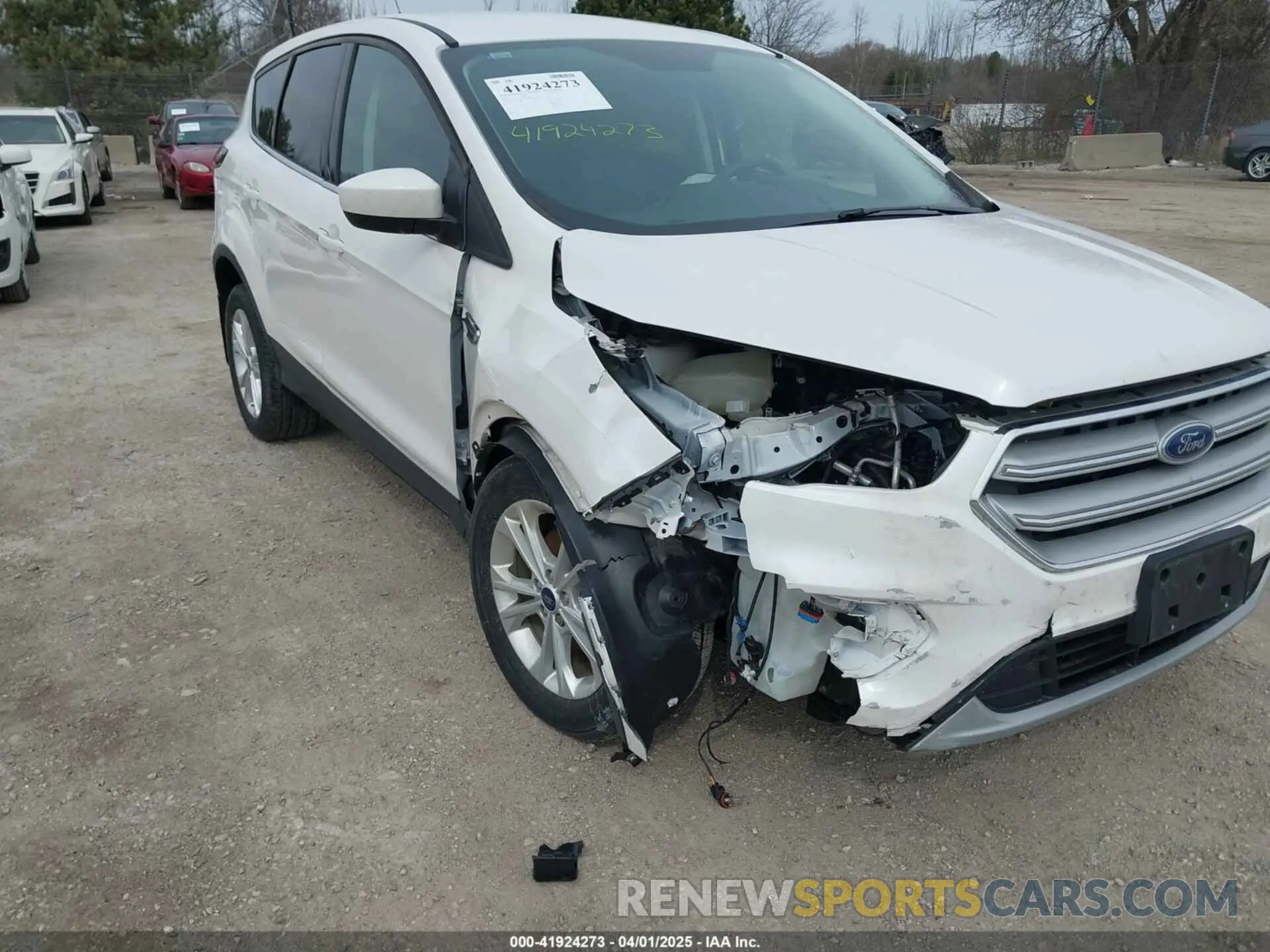 6 fotografías del automóvil dañado 1FMCU0GD2KUB50208 FORD ESCAPE 2019