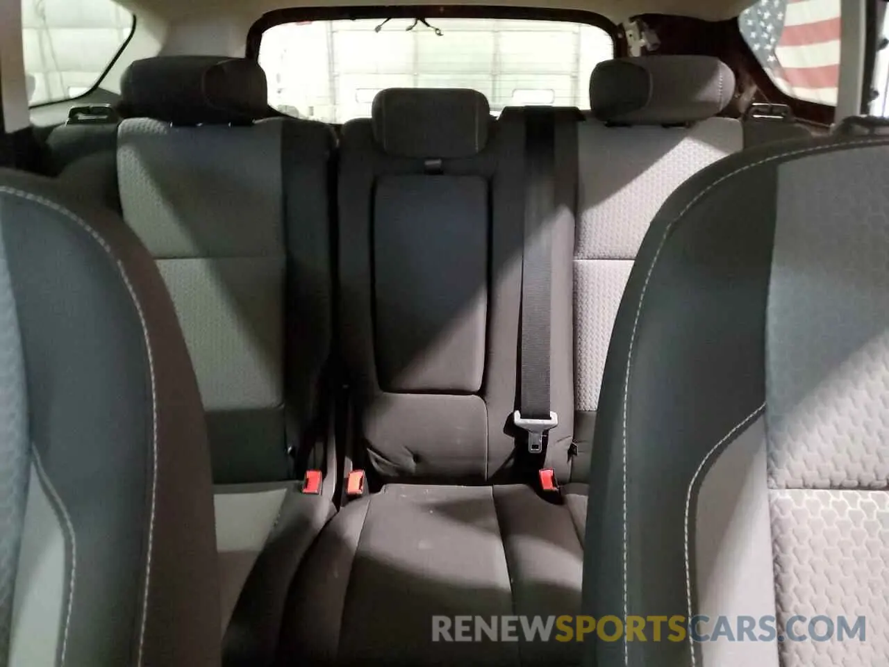 10 fotografías del automóvil dañado 1FMCU0GD2KUB60186 FORD ESCAPE 2019