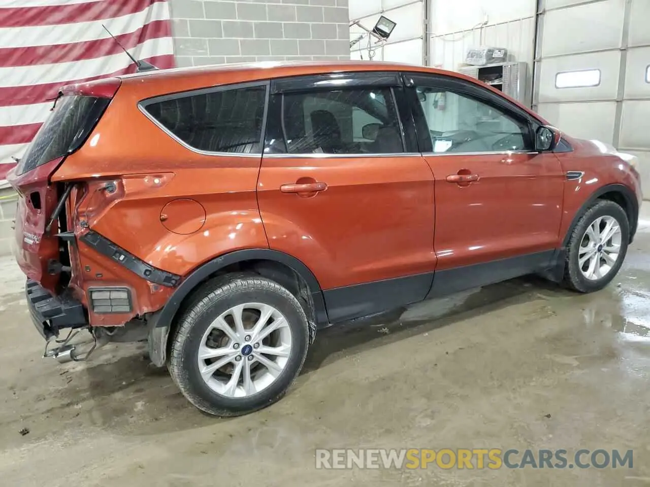 3 fotografías del automóvil dañado 1FMCU0GD2KUB60186 FORD ESCAPE 2019
