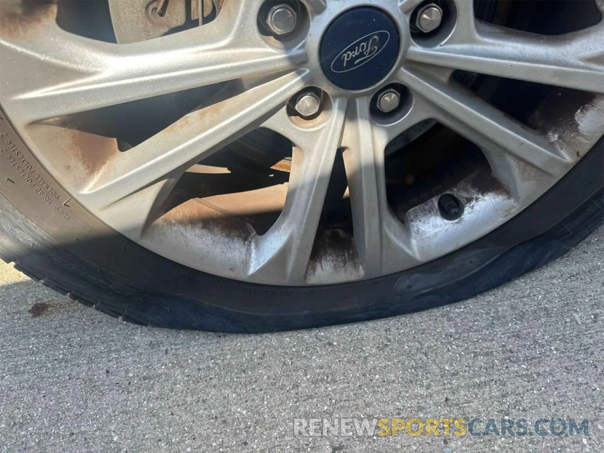 10 fotografías del automóvil dañado 1FMCU0GD2KUB82446 FORD ESCAPE 2019