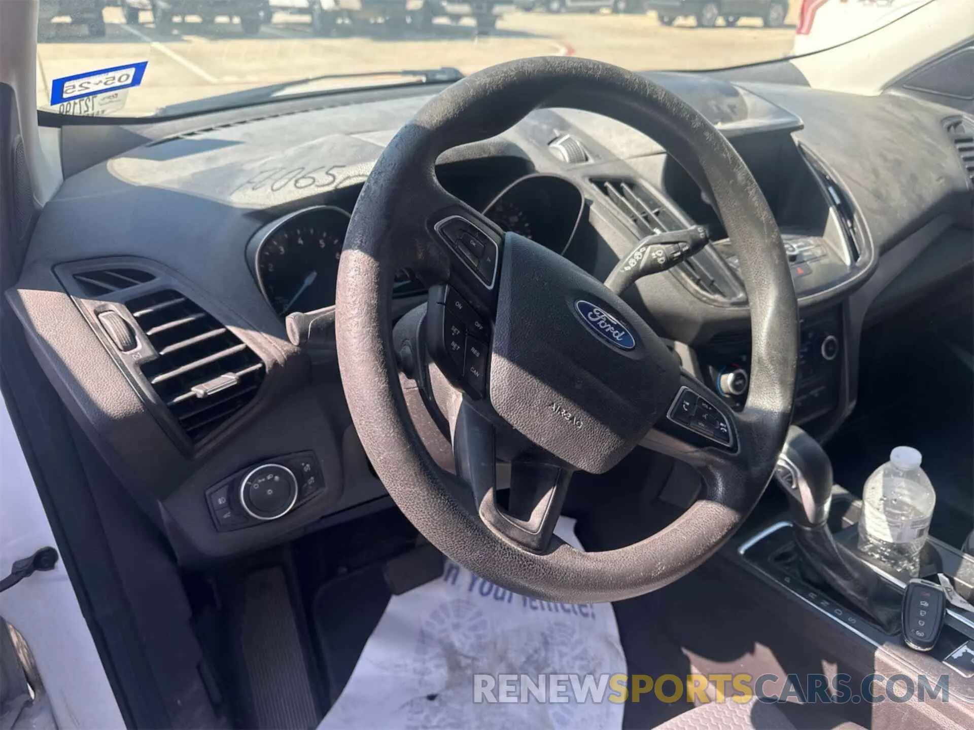 14 fotografías del automóvil dañado 1FMCU0GD2KUB82446 FORD ESCAPE 2019