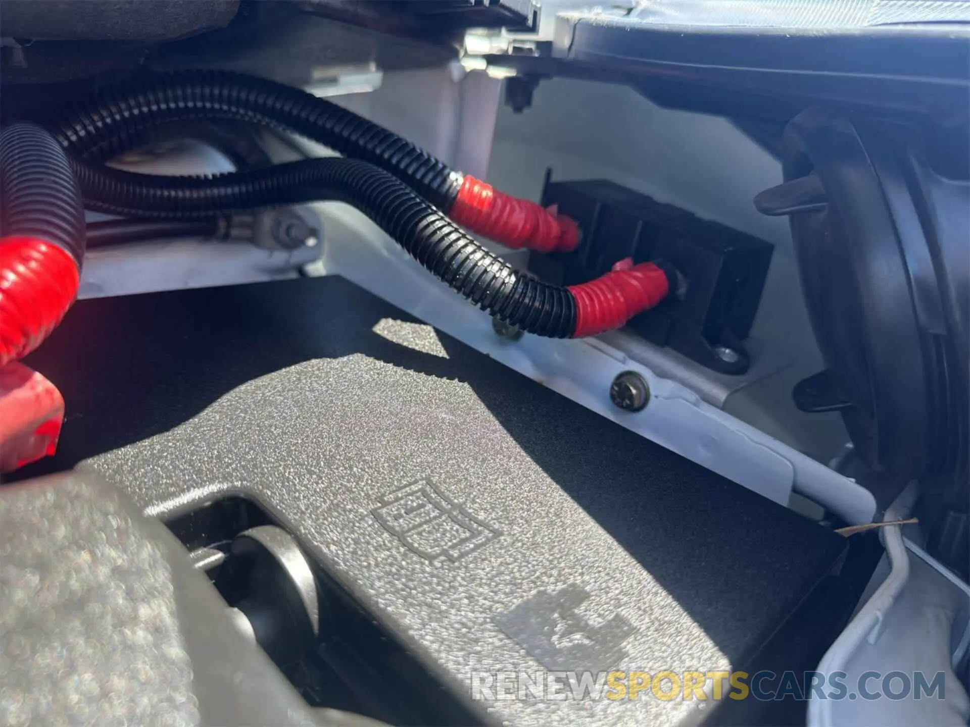 18 fotografías del automóvil dañado 1FMCU0GD2KUB82446 FORD ESCAPE 2019