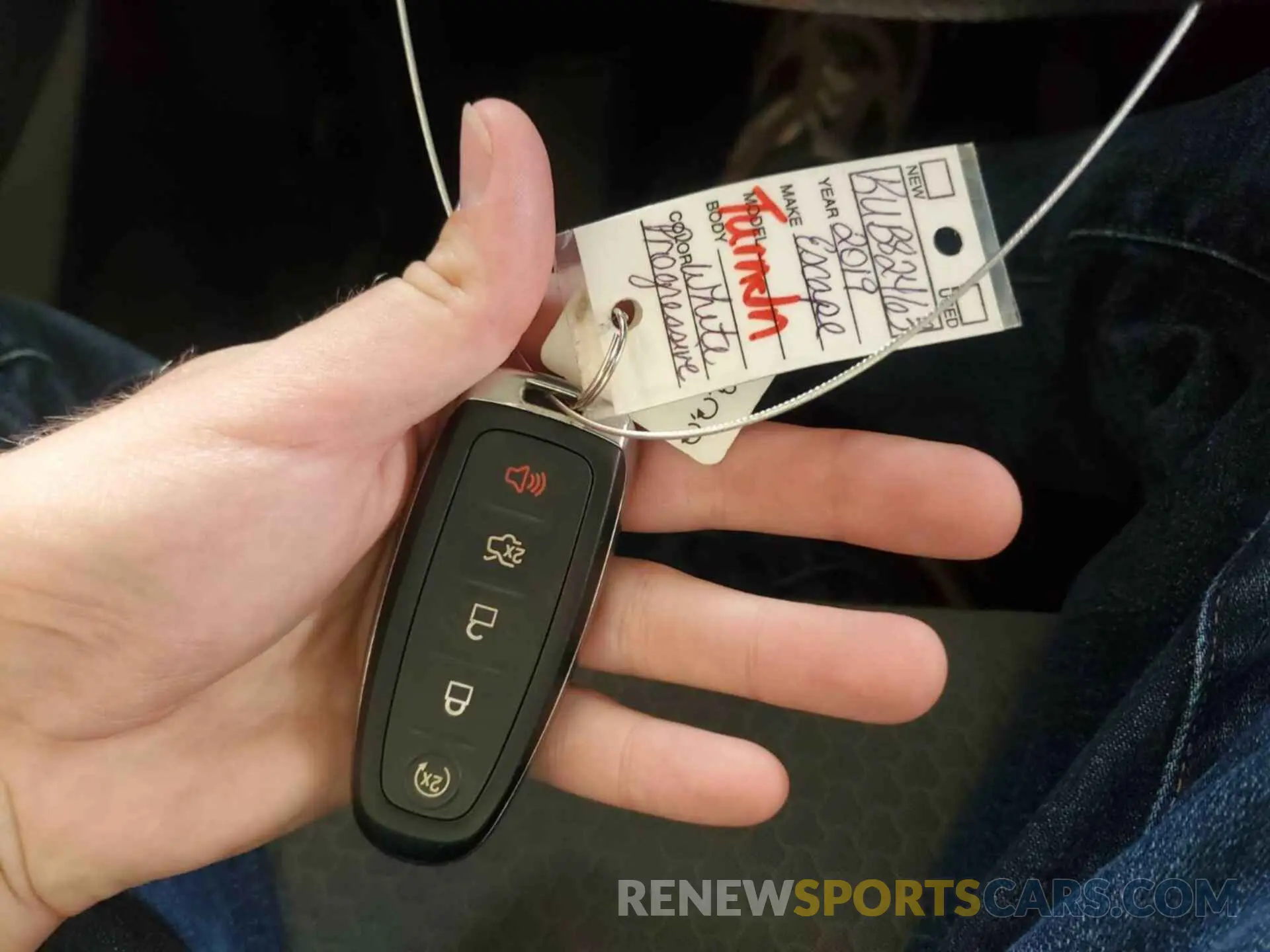15 fotografías del automóvil dañado 1FMCU0GD2KUB82463 FORD ESCAPE 2019