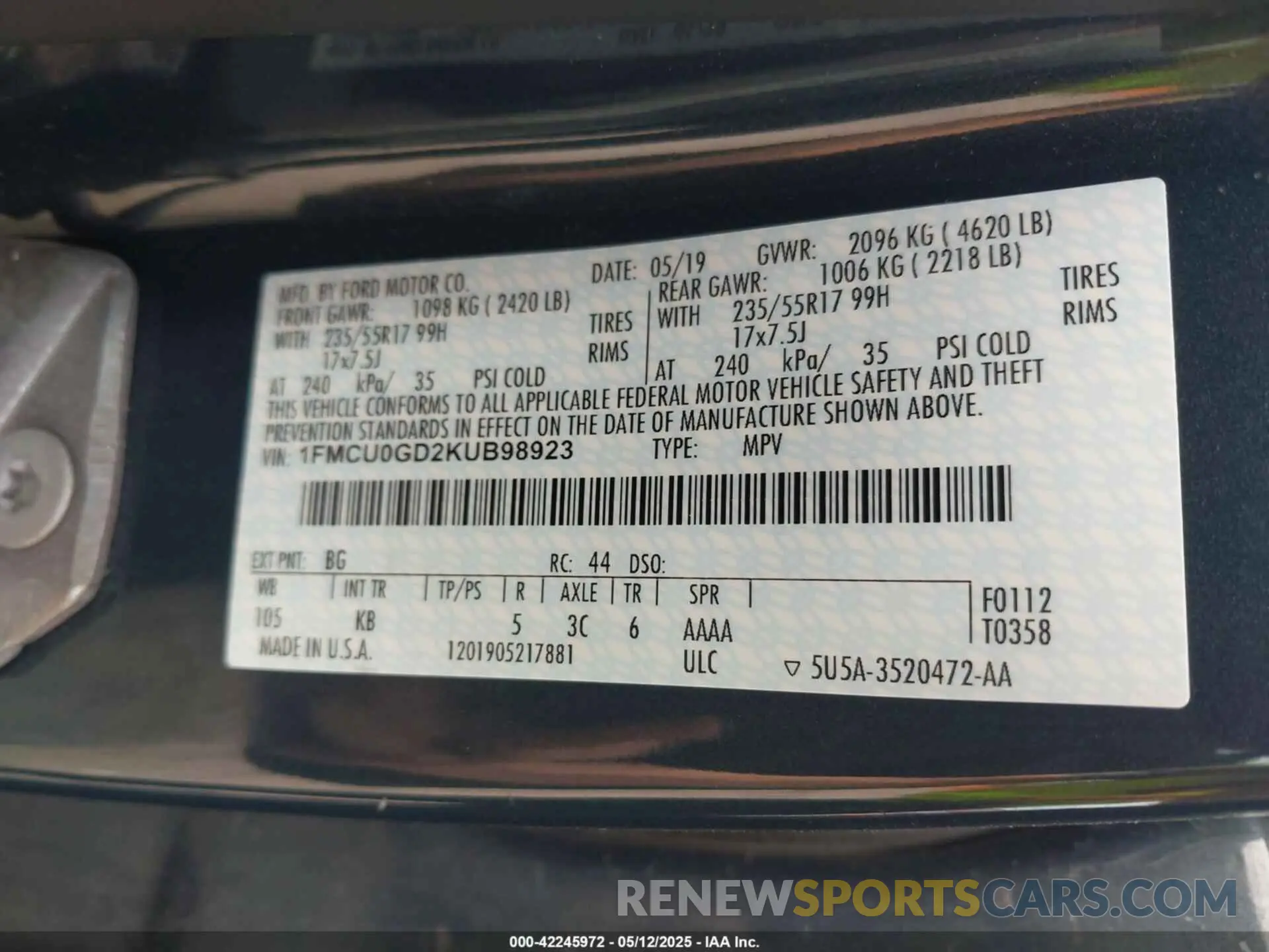 9 fotografías del automóvil dañado 1FMCU0GD2KUB98923 FORD ESCAPE 2019