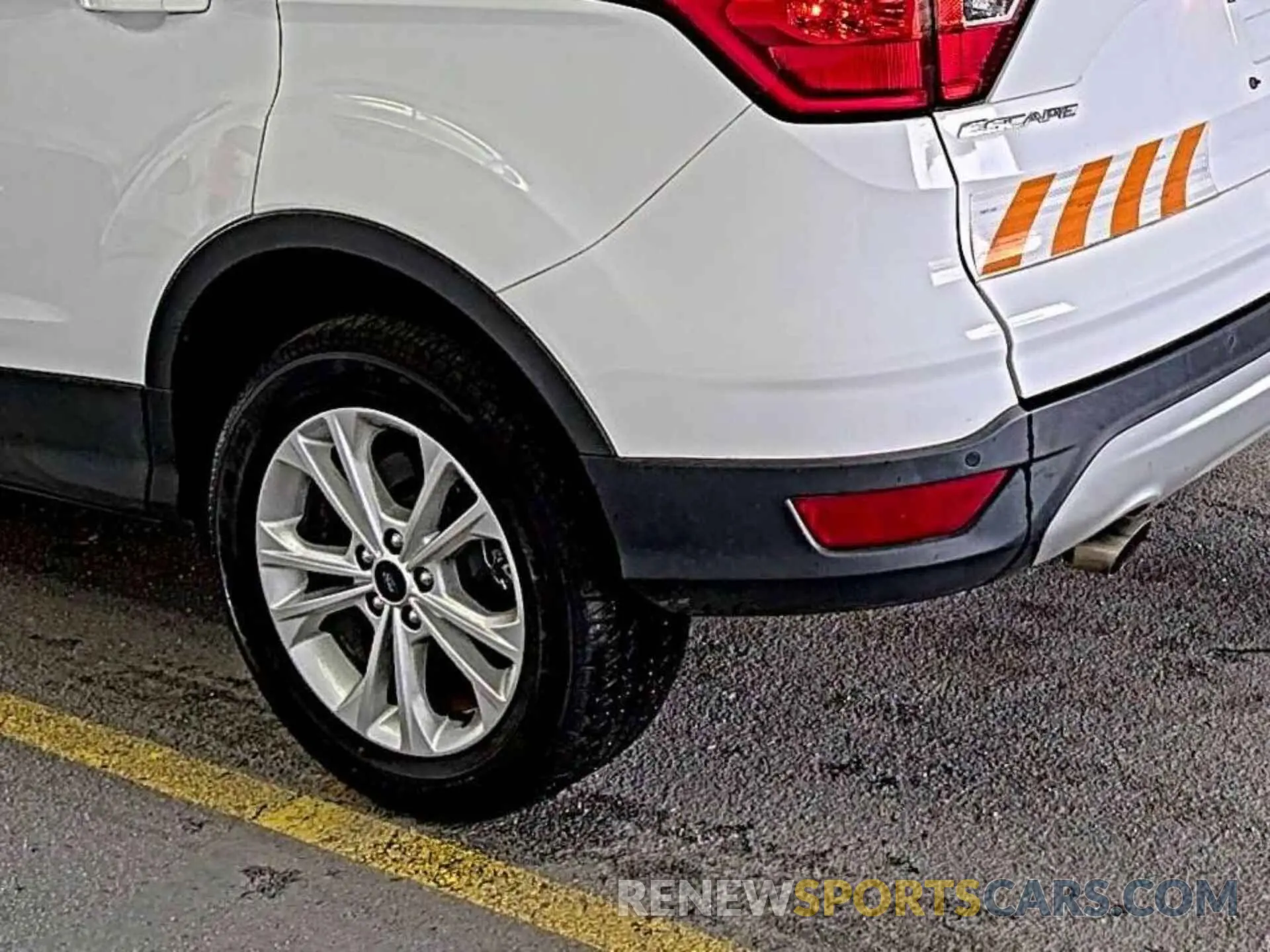 19 fotografías del automóvil dañado 1FMCU0GD2KUC36960 FORD ESCAPE 2019