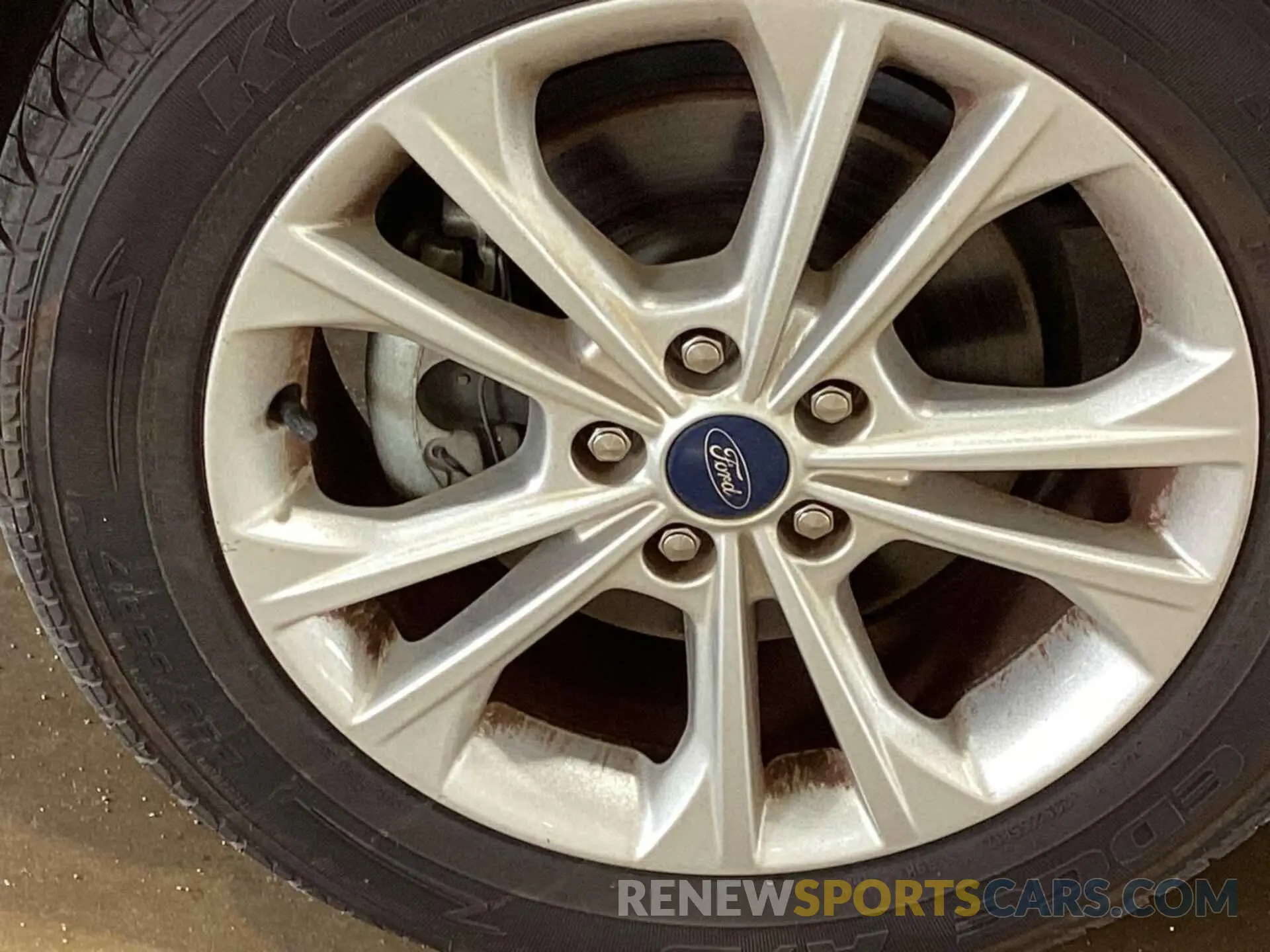 21 fotografías del automóvil dañado 1FMCU0GD2KUC36960 FORD ESCAPE 2019