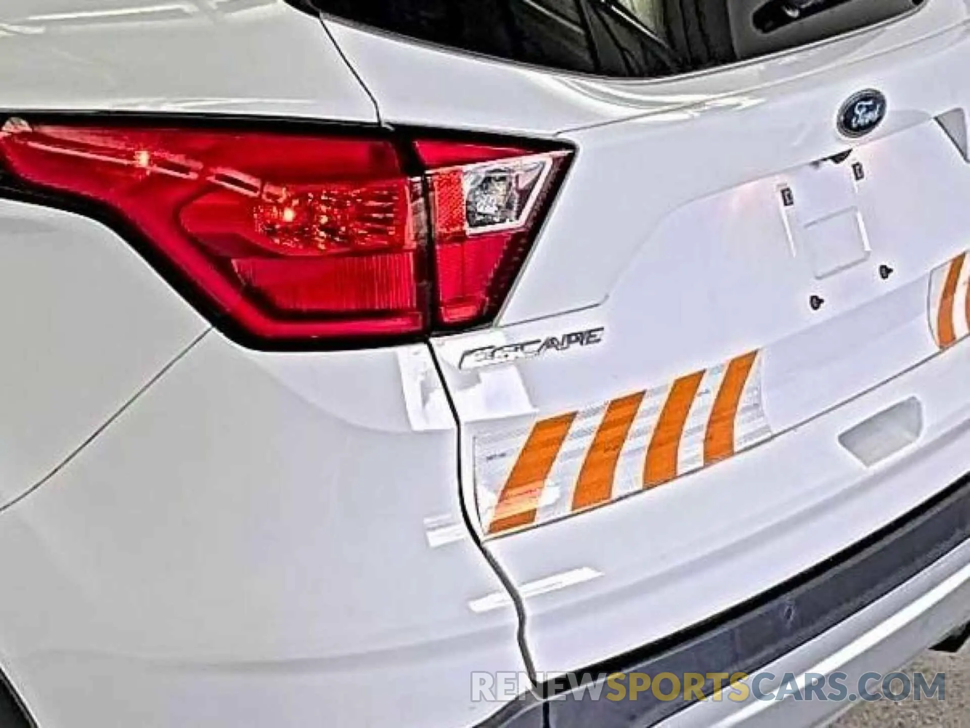 24 fotografías del automóvil dañado 1FMCU0GD2KUC36960 FORD ESCAPE 2019